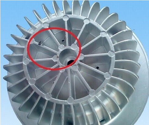 鋁壓鑄后鑄件表面會有粘附物痕跡 鋁壓鑄后鑄件表面會有粘附物痕跡